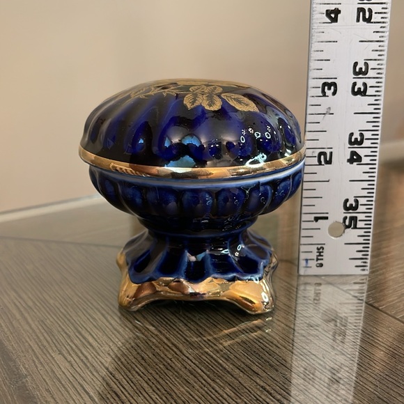 Vintage Cobalt Blue & Gold Footed Trinket Box - Picture 11 of 15